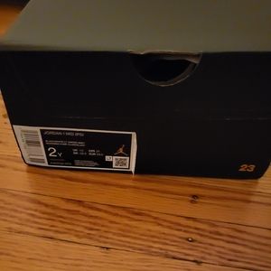 Jordan 1 Mid (PS), Size 2, and Black & White in Color